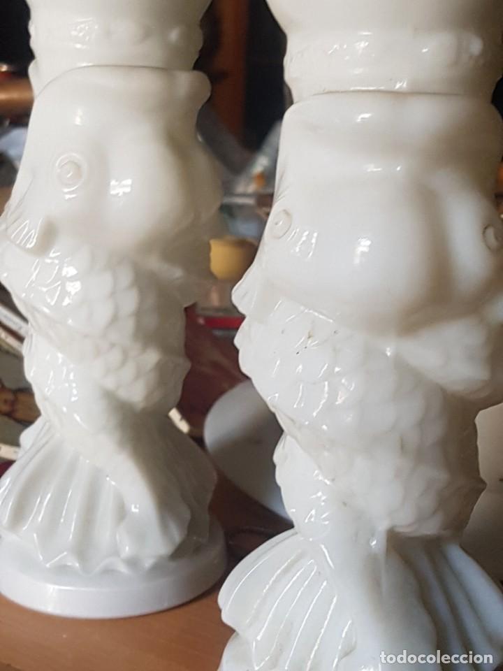 Antig&uuml;edades: Pareja de floreros opalina - Foto 2