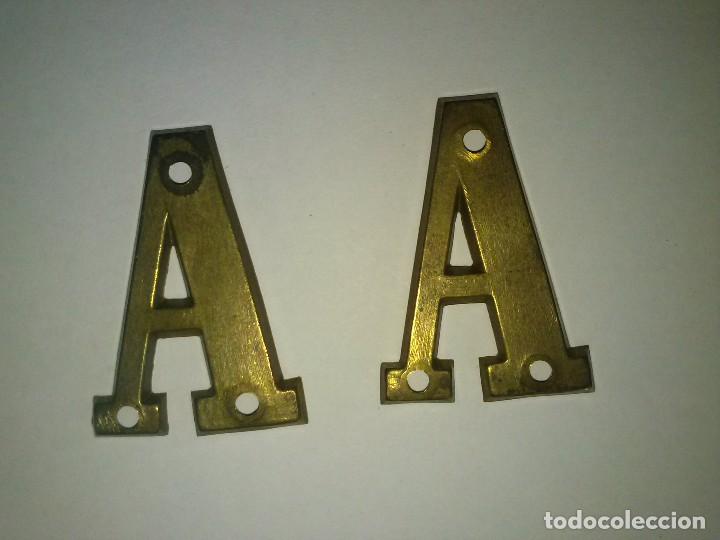 Antig&uuml;edades: Letras varias de lat&oacute;n