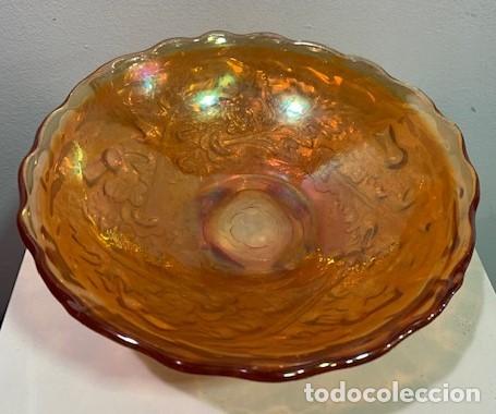 Antig&uuml;edades: Carnival glass, frutero. - Foto 1