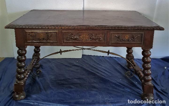 Antig&uuml;edades: ANTIGUA MESA DESPACHO CON FORJA - Foto 1