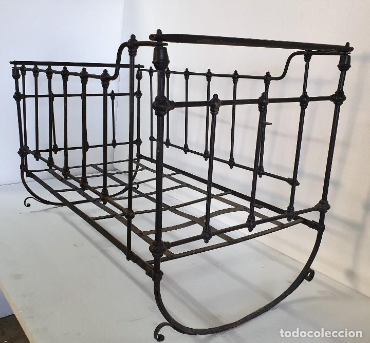 Antig&uuml;edades: -ANTIGUA CUNA BALANC&Iacute;N DE FORJA - Foto 4