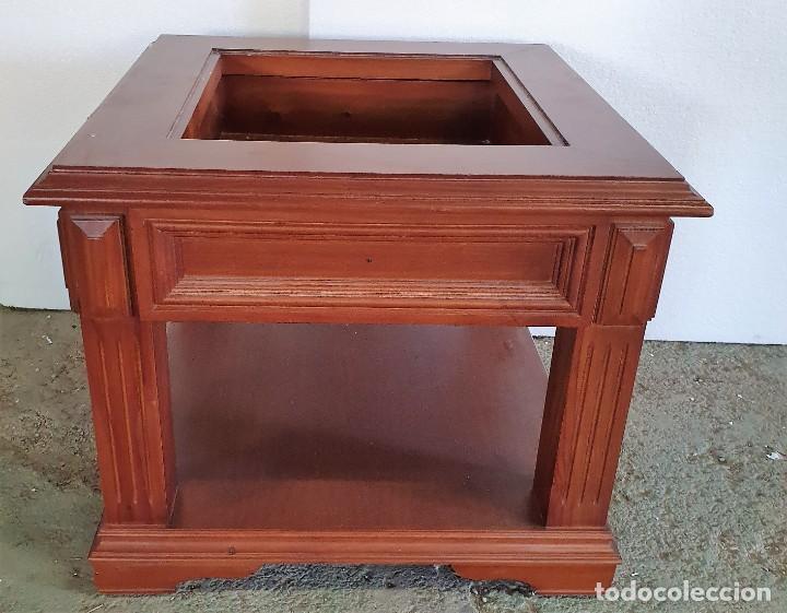 Antig&uuml;edades: MESA AUXILIAR DE MADERA - Foto 1