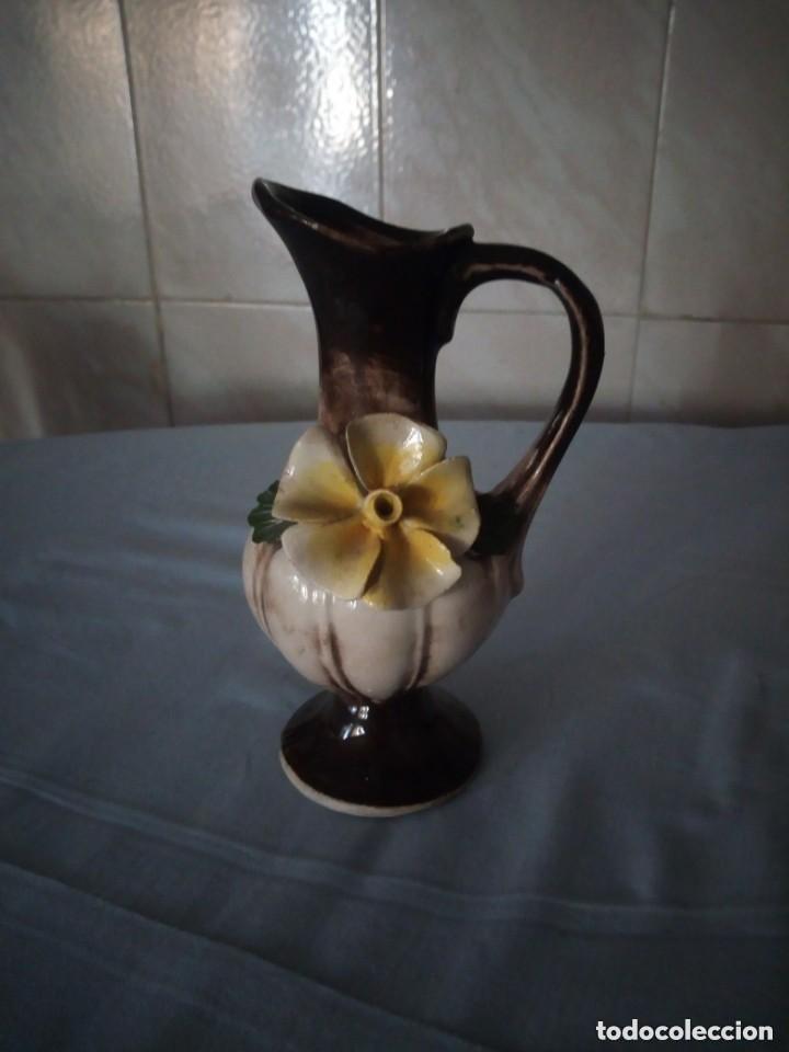 Antig&uuml;edades: Antiguo jarron de loza capodimonte,flor en 3d - Foto 4