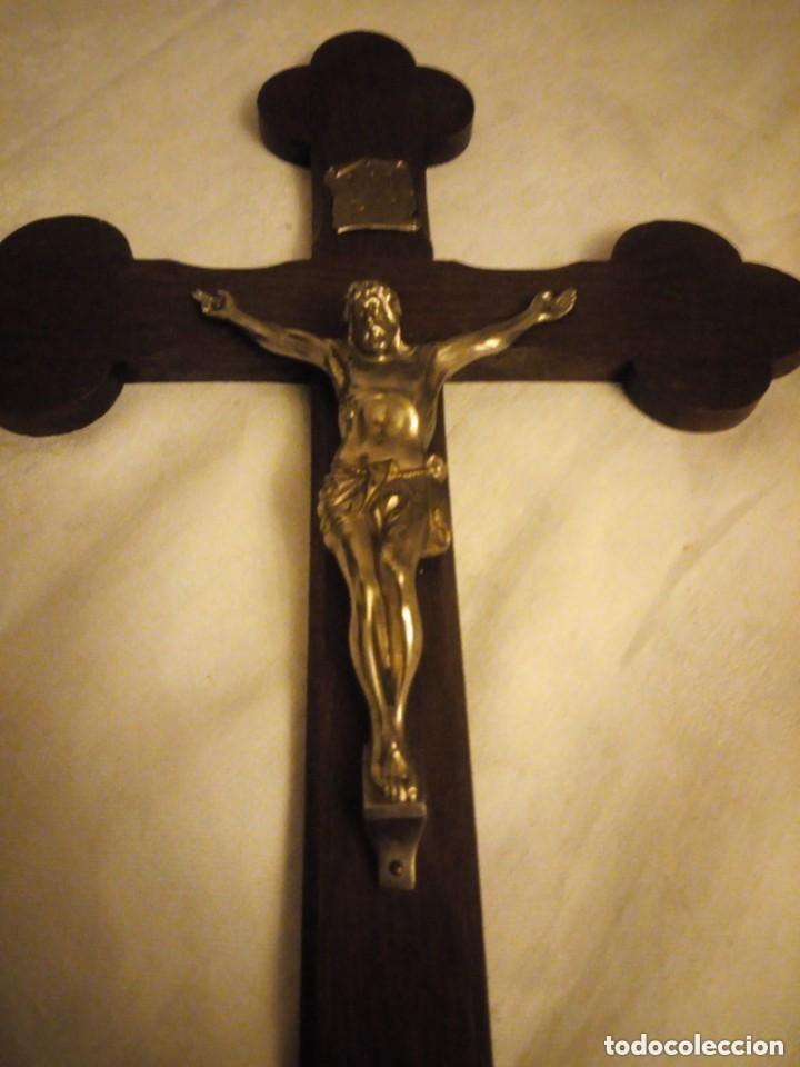 Antigüedades: Preciosa cruz de madera con jesucristo de metal. - Foto 2 - 206456518