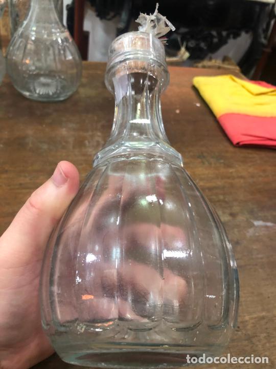 Antig&uuml;edades: ANTIGUA BOTELLA DE CRISTAL - MEDIDA 22 CM - Foto 5