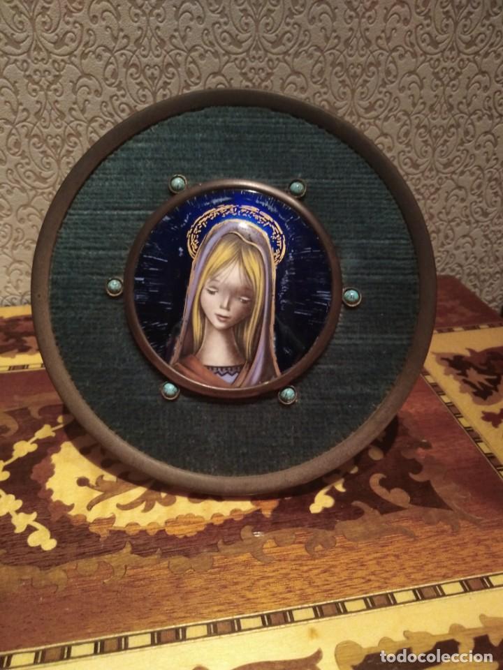 Antig&uuml;edades: Virgen esmaltada y enmarcada en plata con turquesas - Foto 1