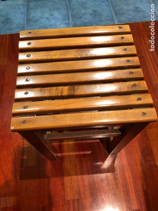 Antig&uuml;edades: Taburete robusto antiguo. Hecho a mano. - Foto 2