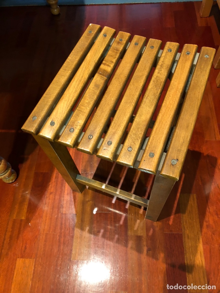 Antig&uuml;edades: Taburete robusto antiguo. Hecho a mano. - Foto 4