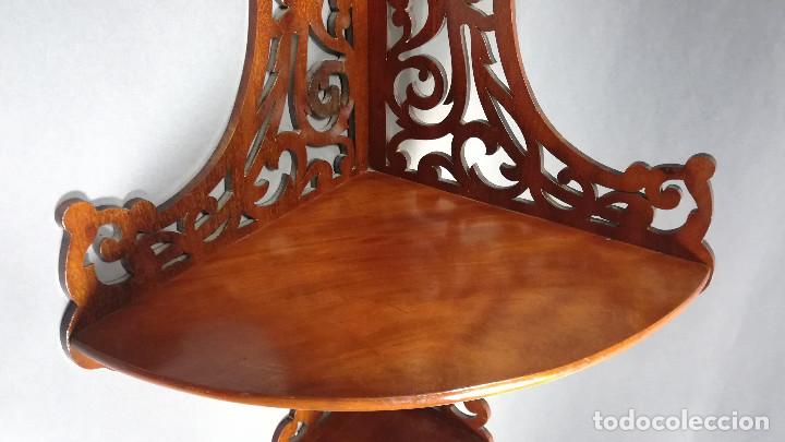Antig&uuml;edades: ESTANTERIA ESQUINERA DE MADERA DE CAOBA - Foto 5