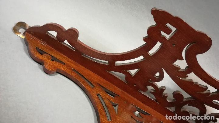 Antig&uuml;edades: ESTANTERIA ESQUINERA DE MADERA DE CAOBA - Foto 3