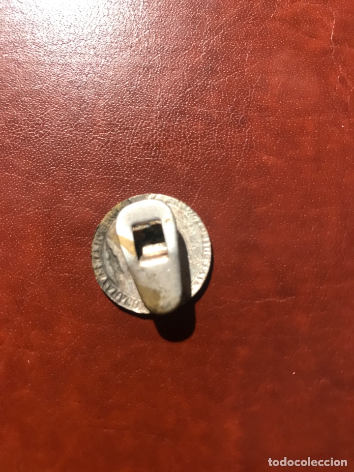 Antig&uuml;edades: XX centenario Virgen Pilar. Insignia - Foto 2