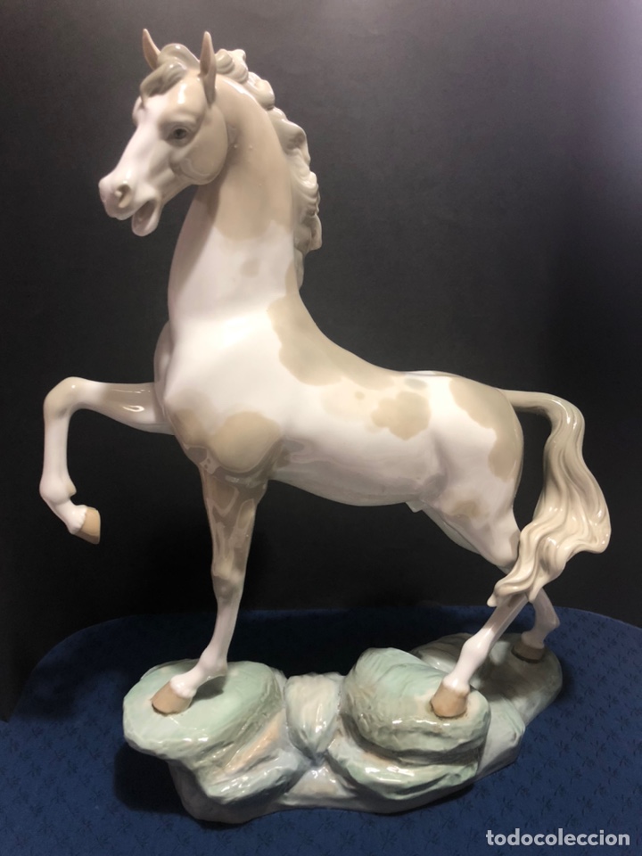 Antig&uuml;edades: REF: 01000368.13 &ldquo;CABALLO ARROGANTE PINTO&rdquo; LLADR&Oacute; - Foto 1