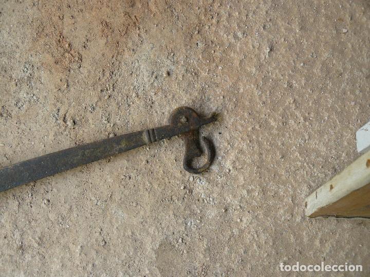 Antig&uuml;edades: Antigua balanza romana - Foto 2