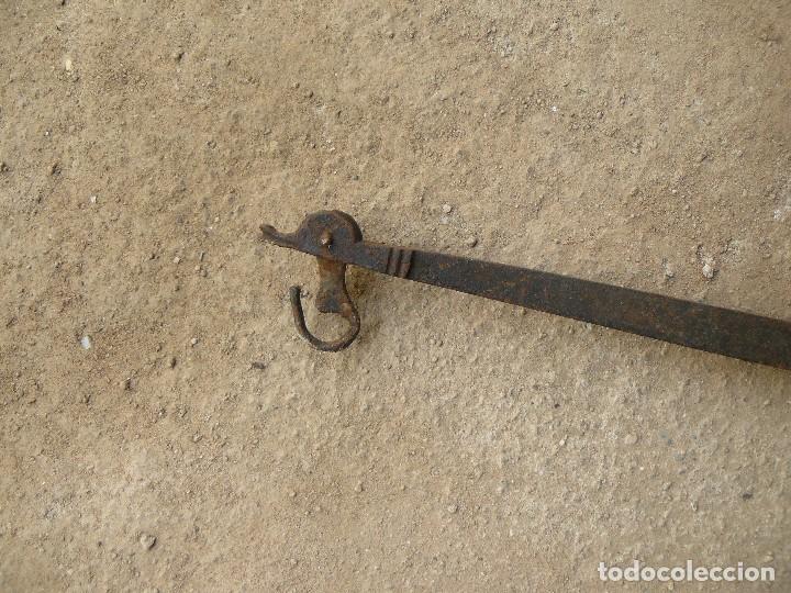 Antig&uuml;edades: Antigua balanza romana - Foto 3