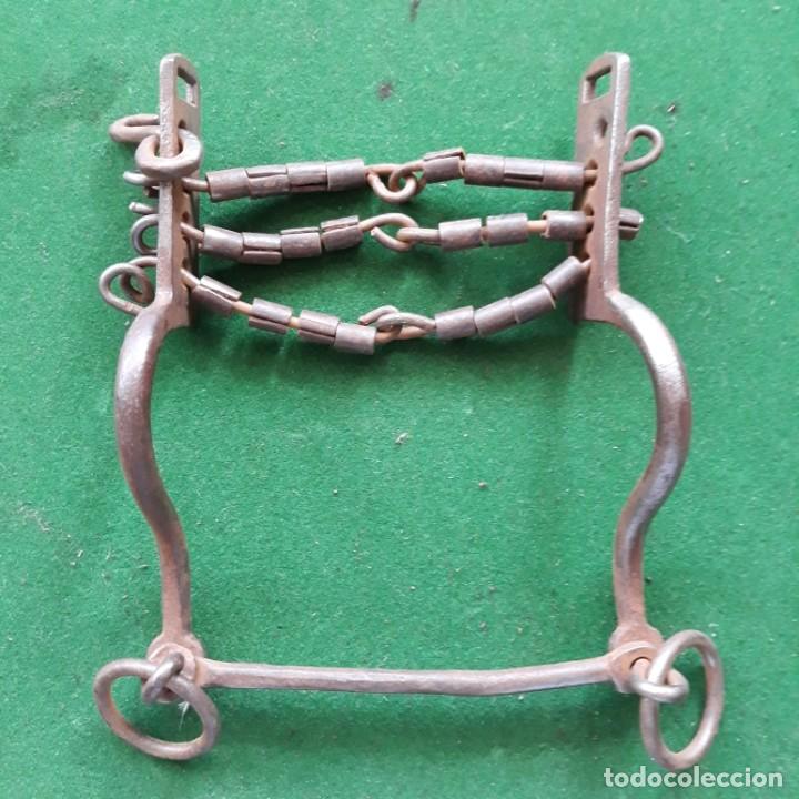 Antig&uuml;edades: Antiguo bocado de hierro para caballo. - Foto 1
