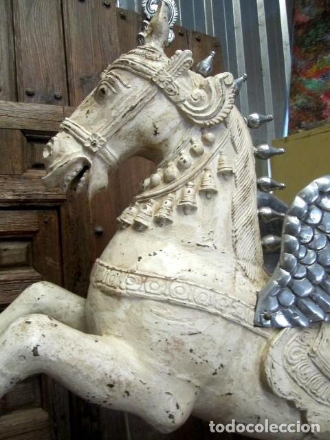 Antig&uuml;edades: Caballo Pegaso con alas y apliques de pewter , - Foto 6