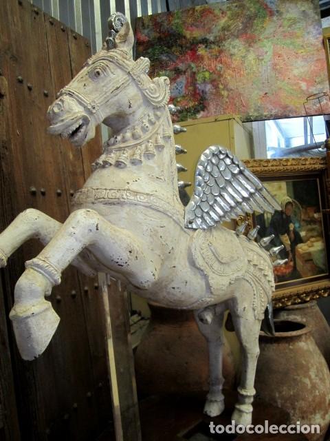 Antig&uuml;edades: Caballo Pegaso con alas y apliques de pewter , - Foto 7