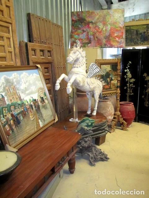 Antig&uuml;edades: Caballo Pegaso con alas y apliques de pewter , - Foto 8