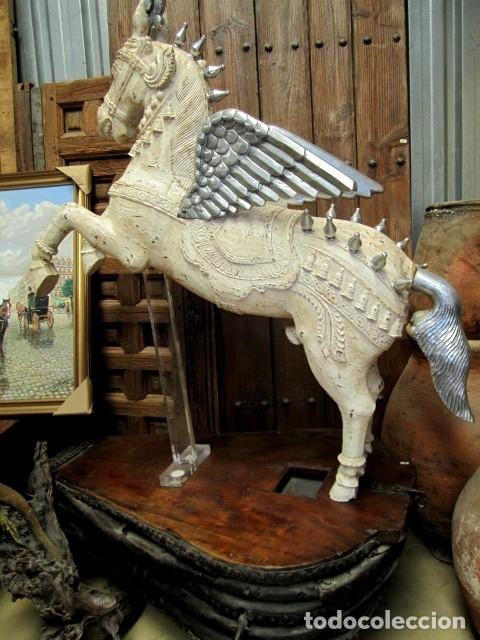 Antig&uuml;edades: Caballo Pegaso con alas y apliques de pewter , - Foto 11