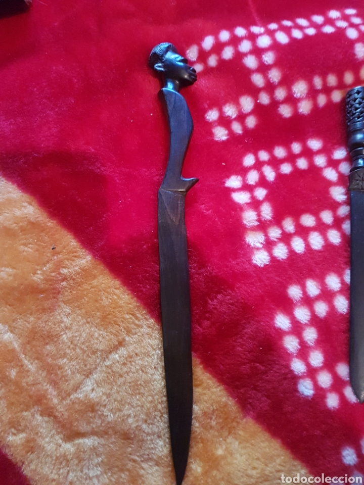 Antig&uuml;edades: ANTIGUO ABRECARTAS DE MADERA TALLADO