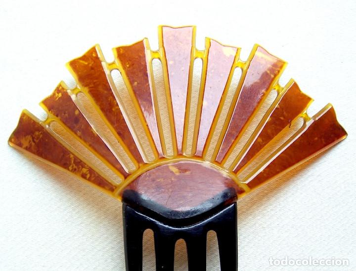 Antig&uuml;edades: Peineta en celuloide color &aacute;mbar estilo Art Deco - Foto 2