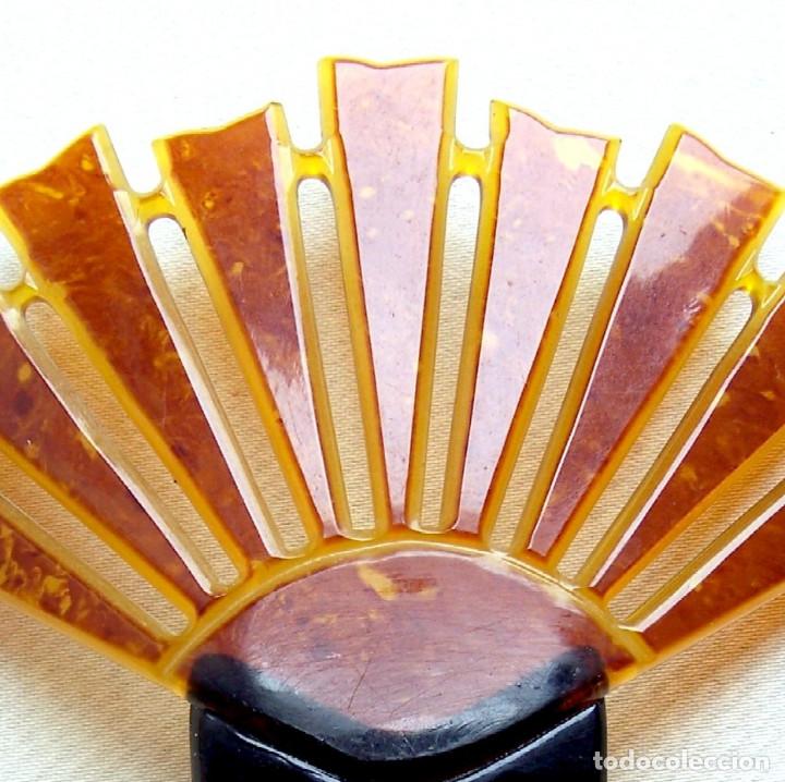 Antig&uuml;edades: Peineta en celuloide color &aacute;mbar estilo Art Deco - Foto 3