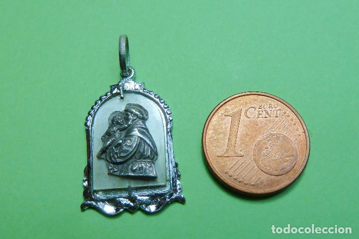 Antig&uuml;edades: Medalla de S. Antonio en n&aacute;car - Foto 1