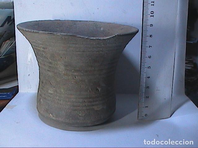 Antig&uuml;edades: RECIPIENTE VASO CAMPANIENSE EN TERRACOTA GRIS. IMPERIO ROMANO. S. I-II D.C.