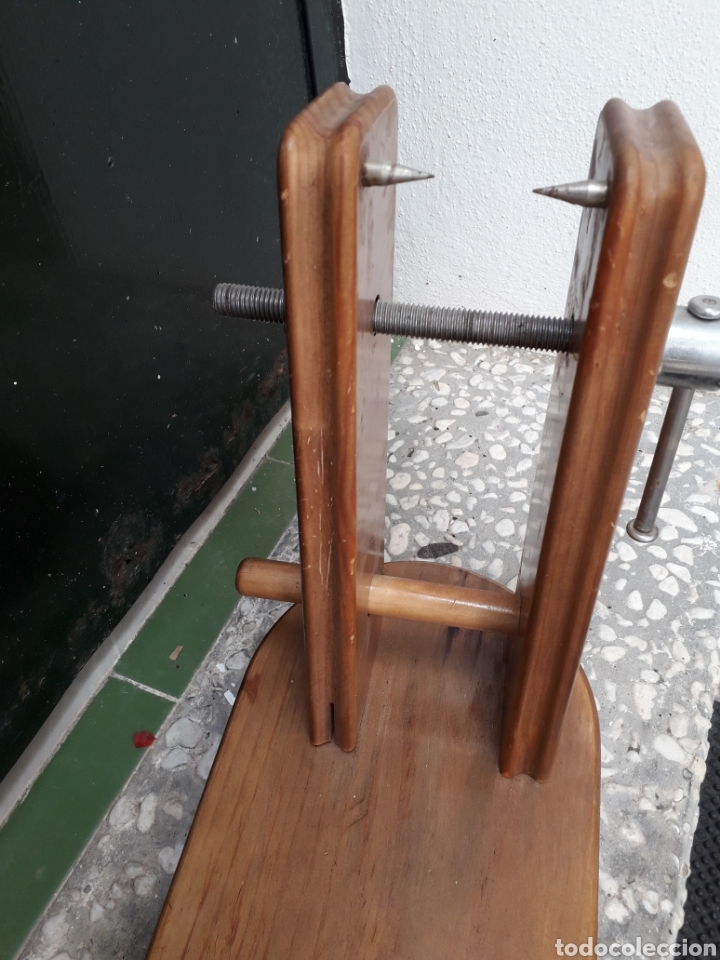 Antig&uuml;edades: JAMONERO EN MADERA DE PINO - Foto 2
