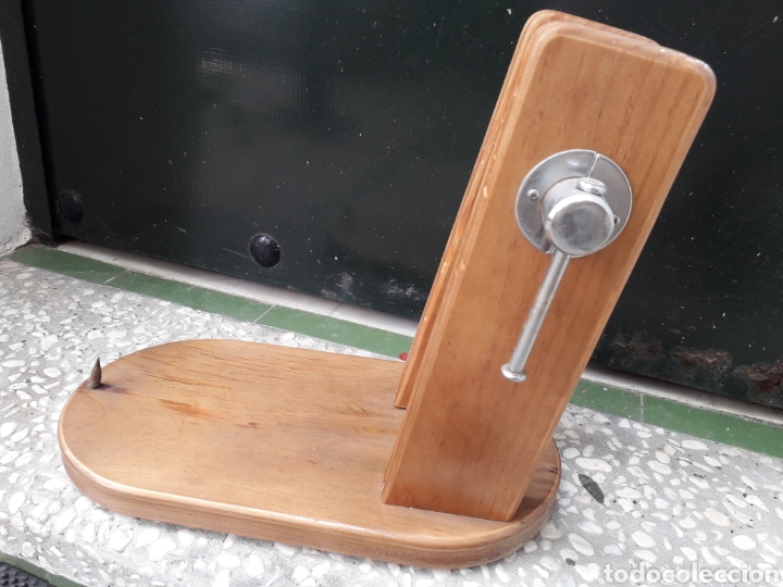 Antig&uuml;edades: JAMONERO EN MADERA DE PINO - Foto 1