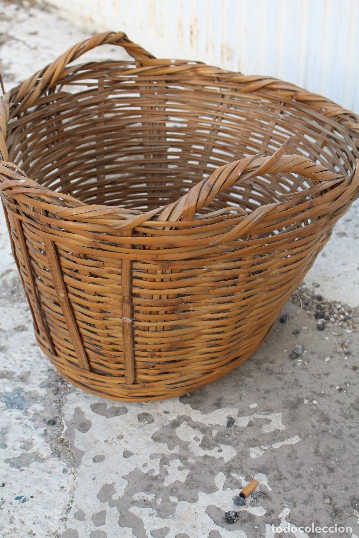 Antig&uuml;edades: antiguo cesto de mimbre - Foto 2