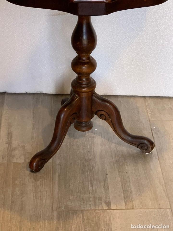 Antig&uuml;edades: MESA VELADOR CON MARQUETER&Iacute;A - Foto 2