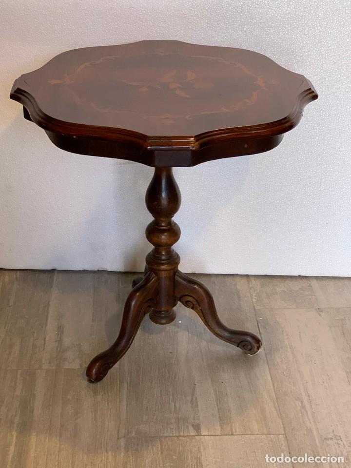 Antig&uuml;edades: MESA VELADOR CON MARQUETER&Iacute;A - Foto 3