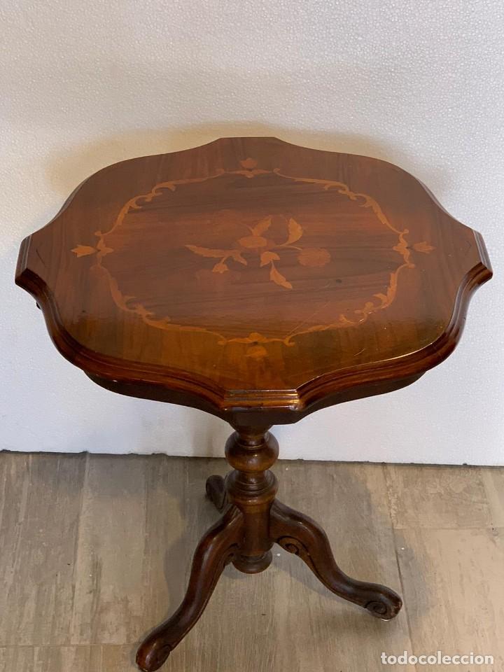Antig&uuml;edades: MESA VELADOR CON MARQUETER&Iacute;A - Foto 4