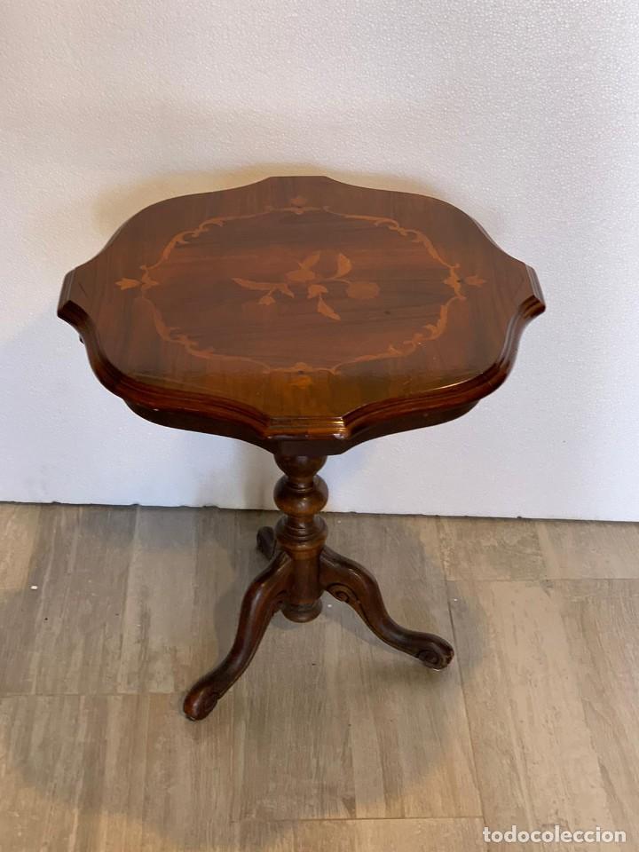 Antig&uuml;edades: MESA VELADOR CON MARQUETER&Iacute;A - Foto 5