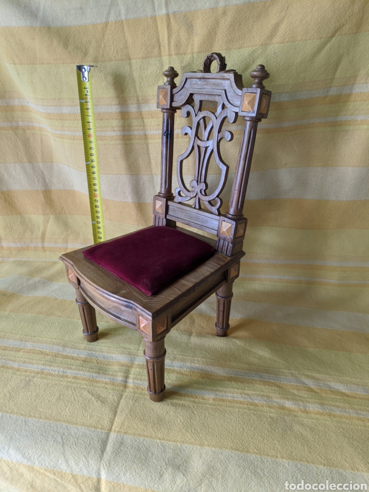 Antig&uuml;edades: Silla de miniatura de nogal - Foto 2