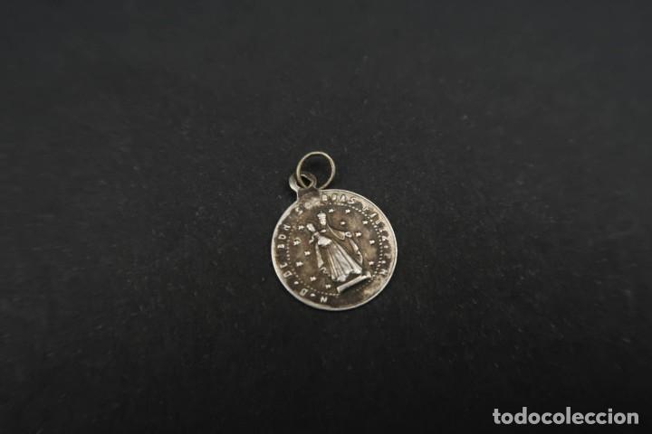 Antig&uuml;edades: Antigua Medalla Religiosa de Plata - Foto 1