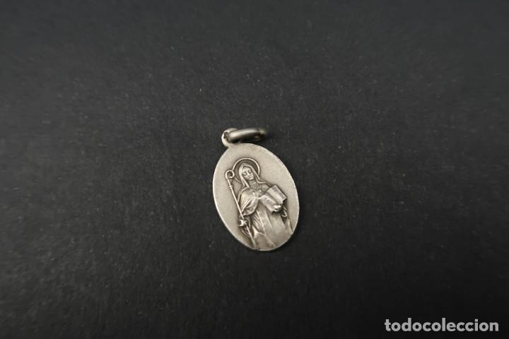 Antig&uuml;edades: Antigua Medalla Religiosa de Plata - Foto 1