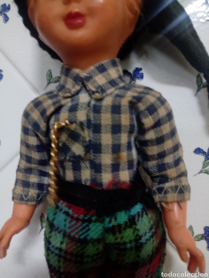 Antig&uuml;edades: Mu&ntilde;eco de celuloide con traje regional - Foto 5