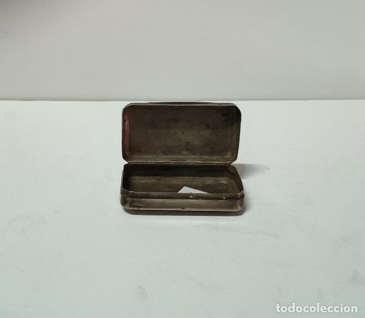 Antig&uuml;edades: CAJA DE PLATA CINCELADA S.XIX - Foto 2