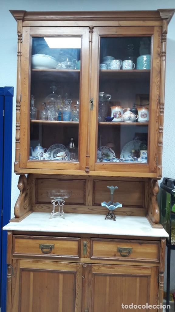 Mueble alacena en madera de pino natural siglo Vendido en Venta