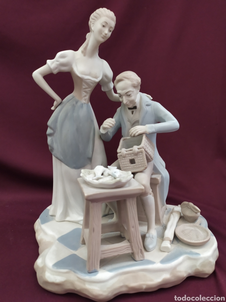 Antiguidades: Figura de porcelana tipo biscuit , Pales. Pescador. Porcelana Espa&ntilde;ola