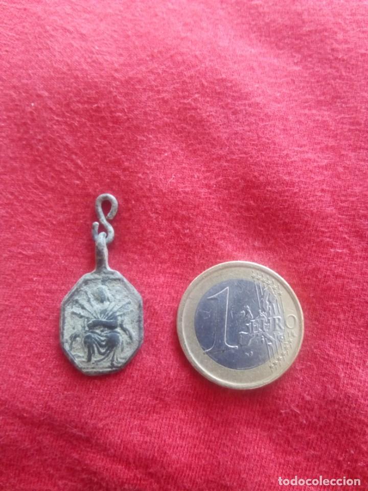Antig&uuml;edades: Antigua medalla religiosa. - Foto 1