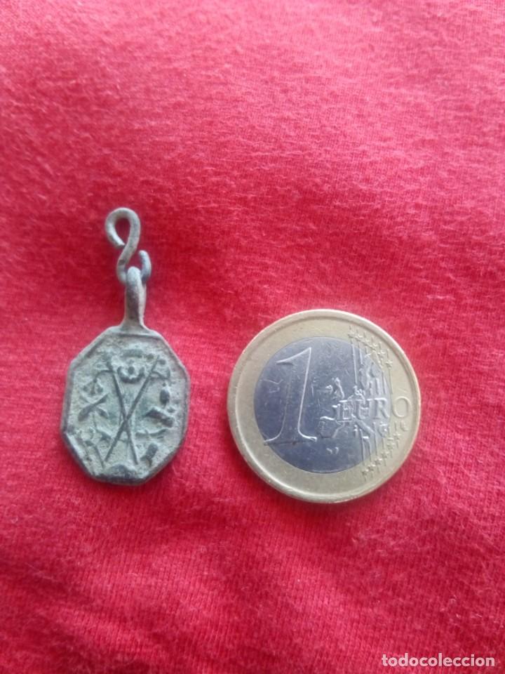 Antig&uuml;edades: Antigua medalla religiosa. - Foto 2