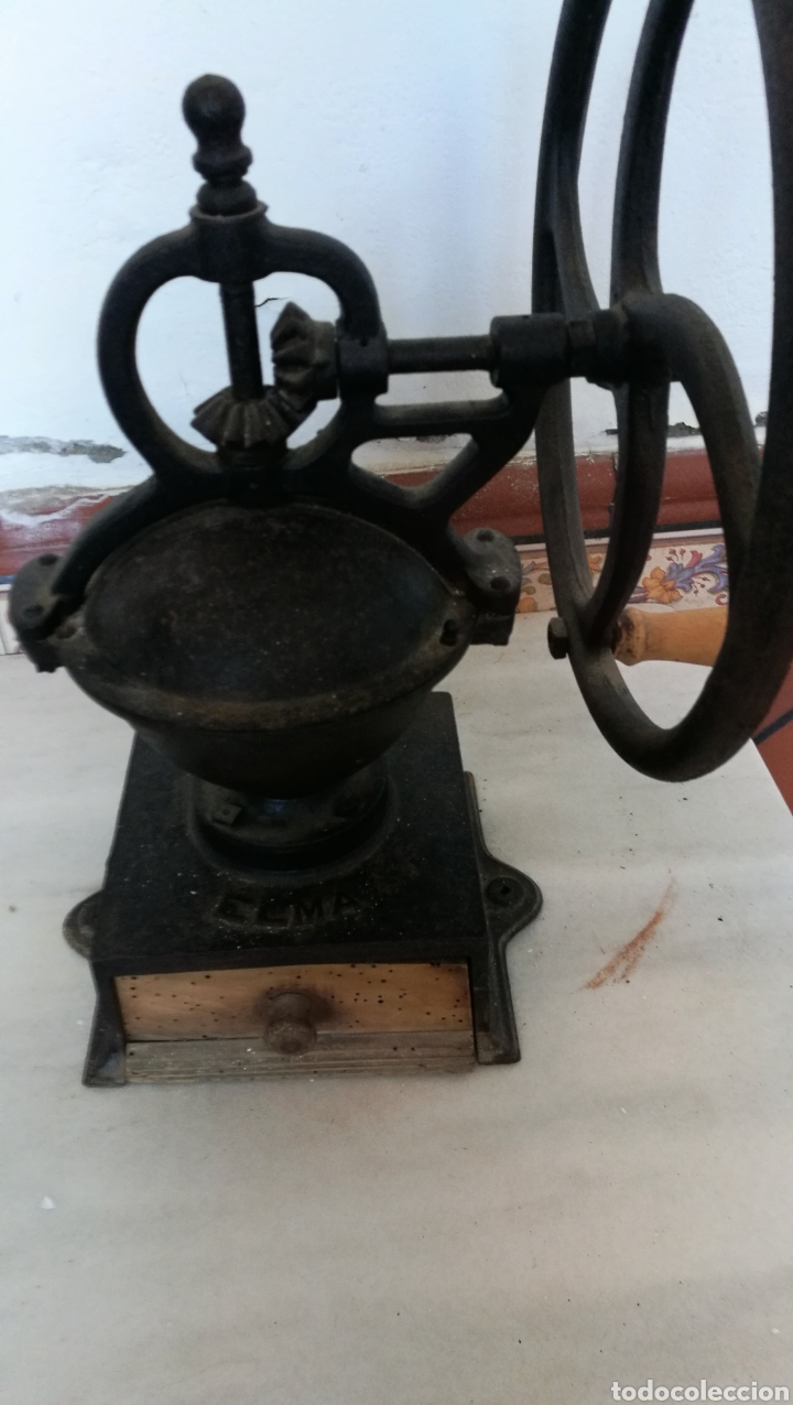 Antig&uuml;edades: ANTIGUO MOLINILLO DE CAFE MARCA ELMA - Foto 1