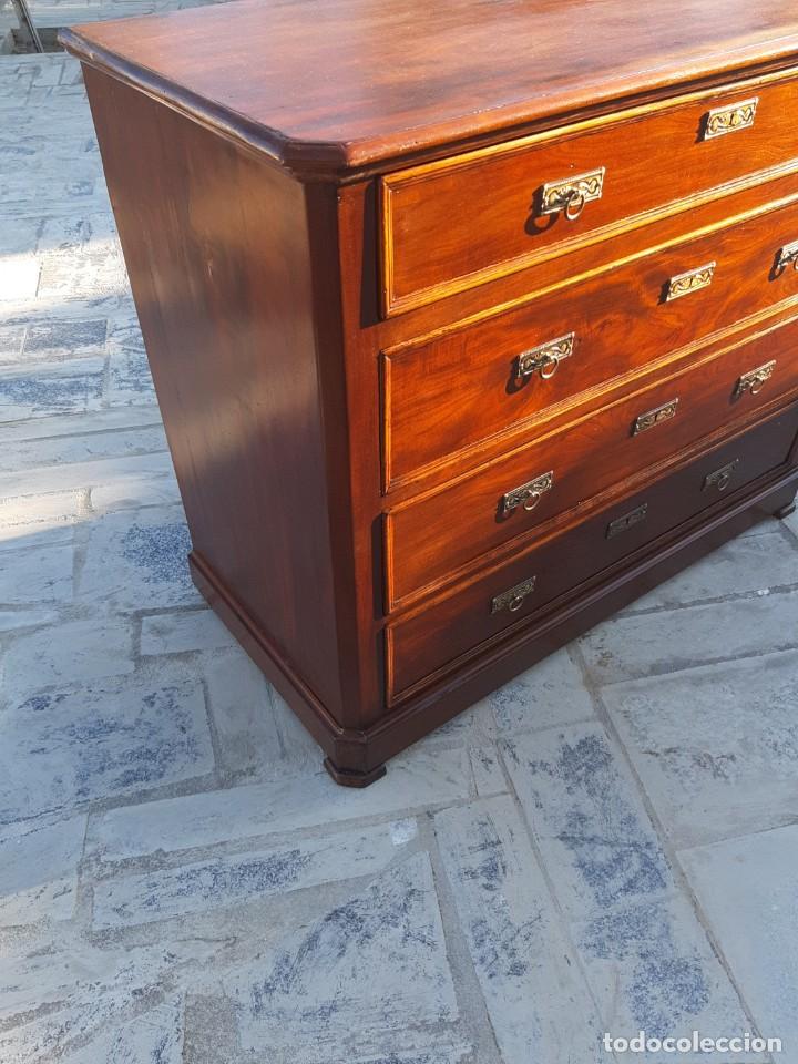 Antig&uuml;edades: C&oacute;moda de madera con gran espacio - Foto 3