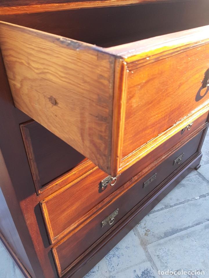 Antig&uuml;edades: C&oacute;moda de madera con gran espacio - Foto 7