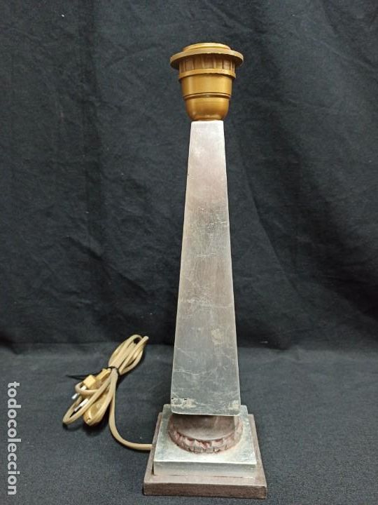 Antig&uuml;edades: Pie de l&aacute;mpara estilo cl&aacute;sico. Plata y burdeos. C17 - Foto 3