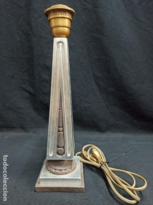 Antig&uuml;edades: Pie de l&aacute;mpara estilo cl&aacute;sico. Plata y burdeos. C17 - Foto 4