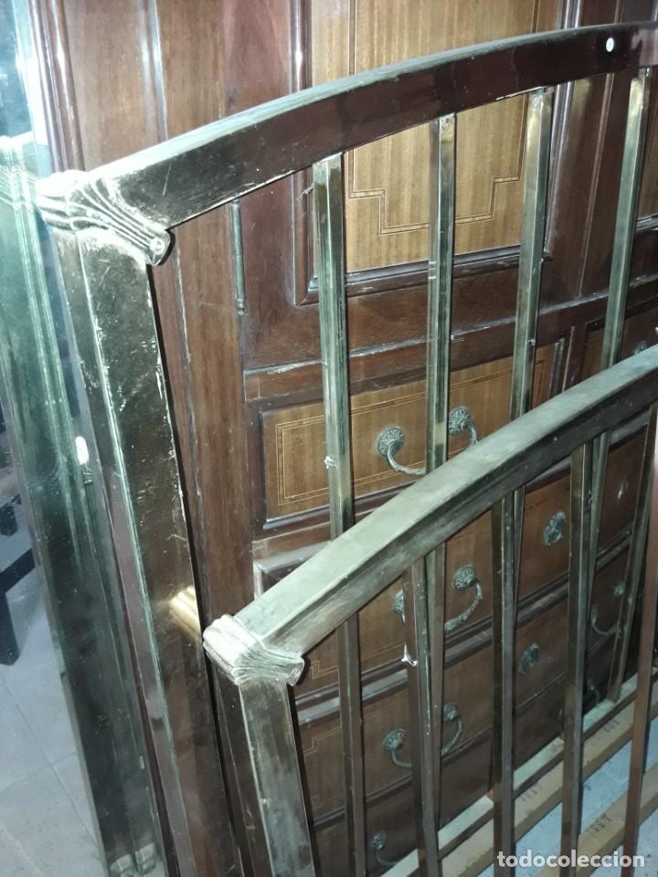 Antig&uuml;edades: Cama de lat&oacute;n - Foto 3